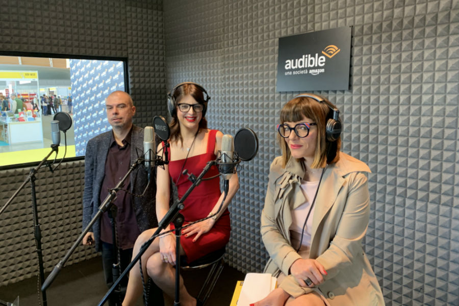 La cabina di registrazione di Audible, gestita da Keymotions presso il Salone Internazionale di Torino. Durante la manifestazione, Audible ha dato la possibilità a chiunque di provare a creare un audiolibro.